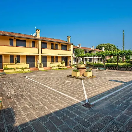 Vacanze - Villaggio Tize 公寓式酒店 *
